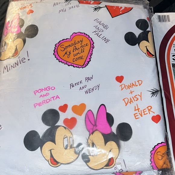 NEW! VINTAGE 1985 MICKEY & MINNIE MOUSE INFLATABLE 3 - EQUAL RING SWIMMING POOL - Picture 2 of 9